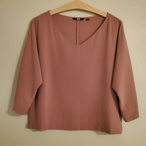 UNIQLO Mauvy/Taupe Vneck ¾ Sleeve Cropped‎ Boxy Split Hem Blouse Women's Size S